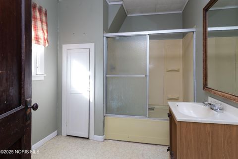 Tiny photo for 211 Summit Street, Fostoria, OH 44830 (MLS # 10000286)