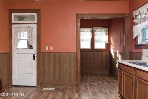 Tiny photo for 211 Summit Street, Fostoria, OH 44830 (MLS # 10000286)
