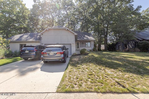 Tiny photo for 2923 Stoneleigh Drive, Toledo, OH 43617 (MLS # 10011139)