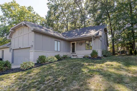 Photo of 2923 Stoneleigh Drive, Toledo, OH 43617 (MLS # 10011139)