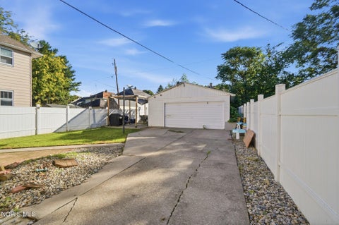 Tiny photo for 4134 N Lockwood Avenue, Toledo, OH 43612 (MLS # 10014036)