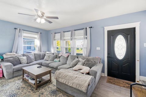 Tiny photo for 4134 N Lockwood Avenue, Toledo, OH 43612 (MLS # 10014036)