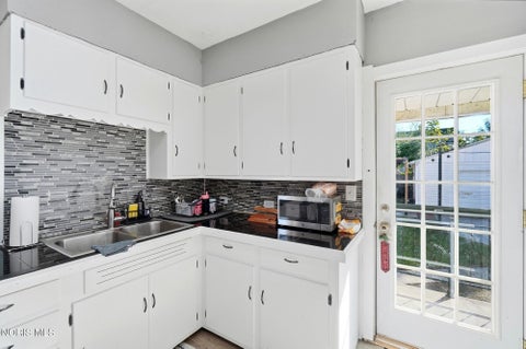 Tiny photo for 4134 N Lockwood Avenue, Toledo, OH 43612 (MLS # 10014036)