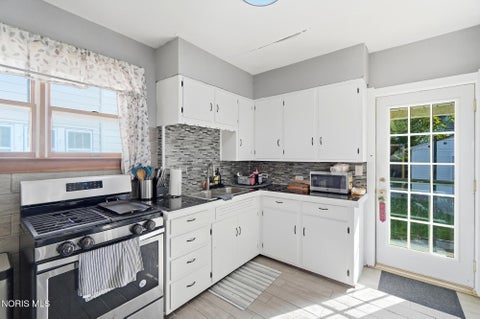 Tiny photo for 4134 N Lockwood Avenue, Toledo, OH 43612 (MLS # 10014036)