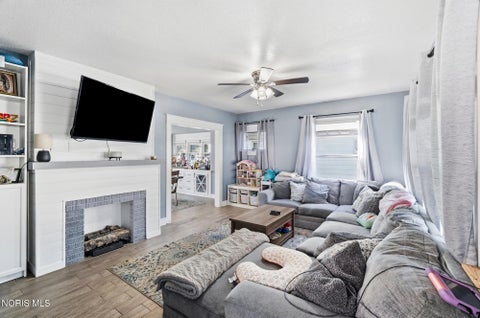 Tiny photo for 4134 N Lockwood Avenue, Toledo, OH 43612 (MLS # 10014036)