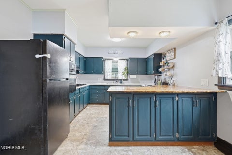 Tiny photo for 1621 Foraker Avenue, Findlay, OH 45840 (MLS # 10009753)