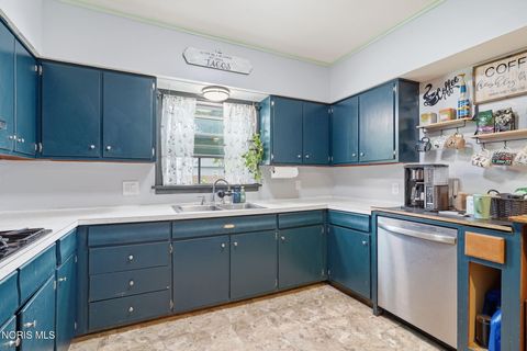 Tiny photo for 1621 Foraker Avenue, Findlay, OH 45840 (MLS # 10009753)