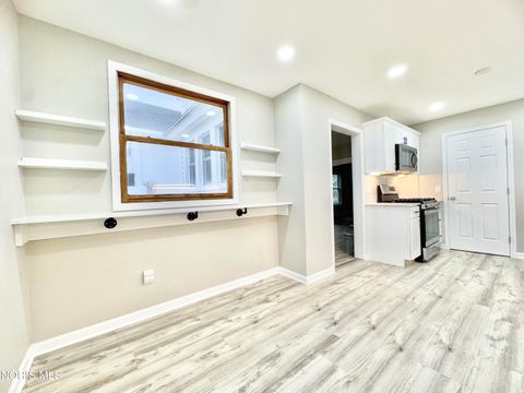 Tiny photo for 4104 Caroline Avenue, Toledo, OH 43612 (MLS # 10004257)