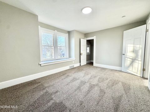 Tiny photo for 4104 Caroline Avenue, Toledo, OH 43612 (MLS # 10004257)