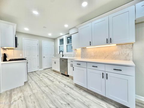 Tiny photo for 4104 Caroline Avenue, Toledo, OH 43612 (MLS # 10004257)