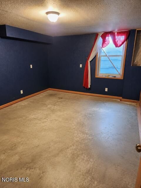Tiny photo for 5701 Blue Grass Drive, Walbridge, OH 43465 (MLS # 10007933)