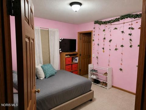 Tiny photo for 5701 Blue Grass Drive, Walbridge, OH 43465 (MLS # 10007933)