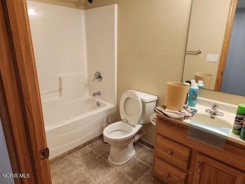 Tiny photo for 5701 Blue Grass Drive, Walbridge, OH 43465 (MLS # 10007933)