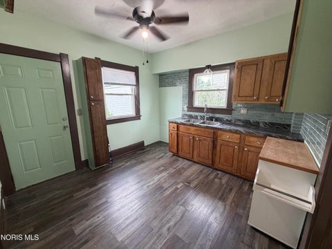 Tiny photo for 526 Ogden Avenue, Toledo, OH 43609 (MLS # 10012225)