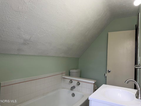 Tiny photo for 526 Ogden Avenue, Toledo, OH 43609 (MLS # 10012225)