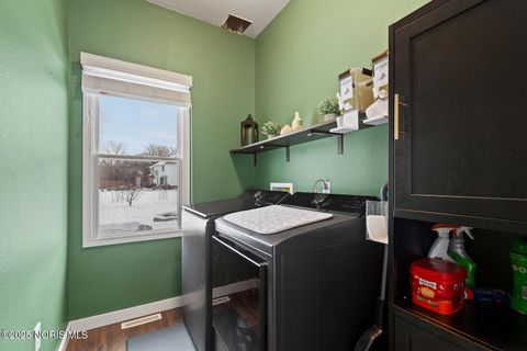 Tiny photo for 1748 Watermill Lane, Perrysburg, OH 43551 (MLS # 10002011)