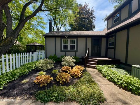 Tiny photo for 2914 Shetland Road, Toledo, OH 43617 (MLS # 10008795)