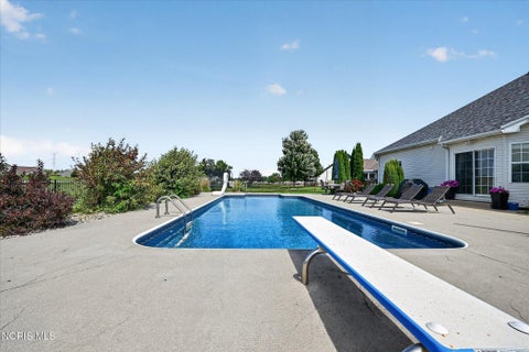 Tiny photo for 1609 Grand Bay Drive, Oregon, OH 43616 (MLS # 10013004)