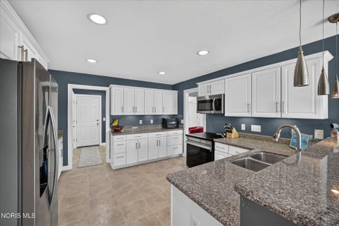 Tiny photo for 1609 Grand Bay Drive, Oregon, OH 43616 (MLS # 10013004)