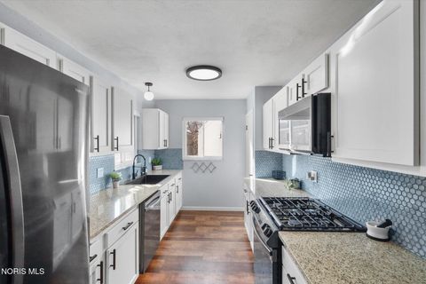 Tiny photo for 5541 Douglas Road, Toledo, OH 43613 (MLS # 10004258)