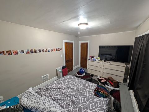 Tiny photo for 626 Geneva Avenue, Toledo, OH 43609 (MLS # 10004310)