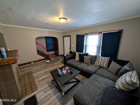 Tiny photo for 626 Geneva Avenue, Toledo, OH 43609 (MLS # 10004310)