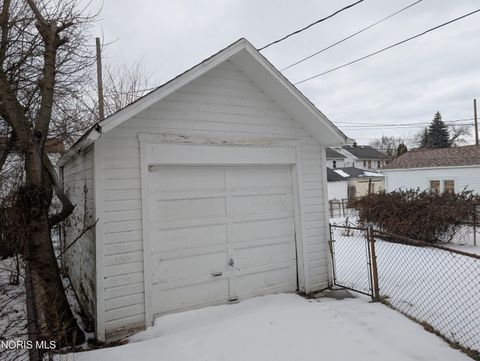 Tiny photo for 626 Geneva Avenue, Toledo, OH 43609 (MLS # 10004310)