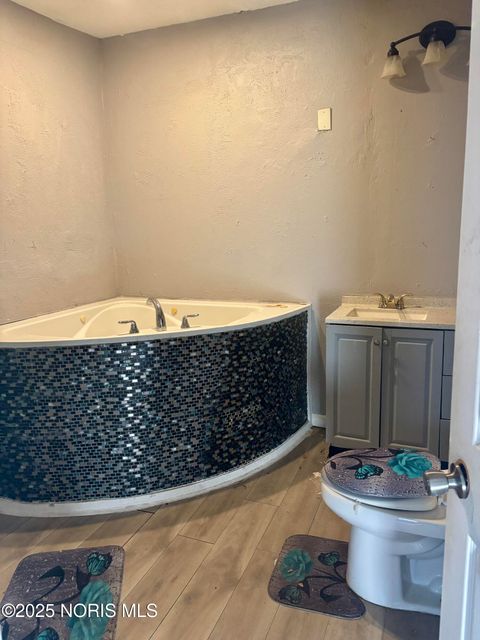 Tiny photo for 285 Walbridge Avenue, Toledo, OH 43609 (MLS # 10002427)