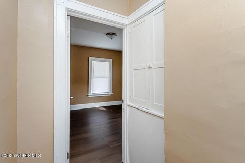 Tiny photo for 729 Chicago Street, Toledo, OH 43611 (MLS # 10000296)