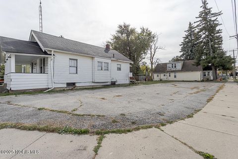 Tiny photo for 729 Chicago Street, Toledo, OH 43611 (MLS # 10000296)