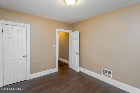 Tiny photo for 729 Chicago Street, Toledo, OH 43611 (MLS # 10000296)