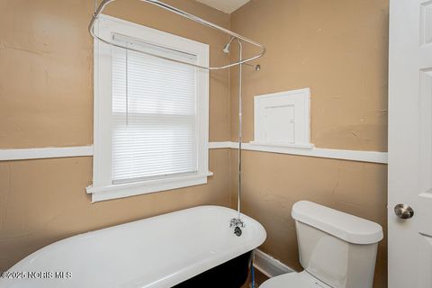 Tiny photo for 729 Chicago Street, Toledo, OH 43611 (MLS # 10000296)