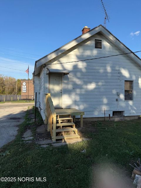 Tiny photo for 729 Chicago Street, Toledo, OH 43611 (MLS # 10000296)