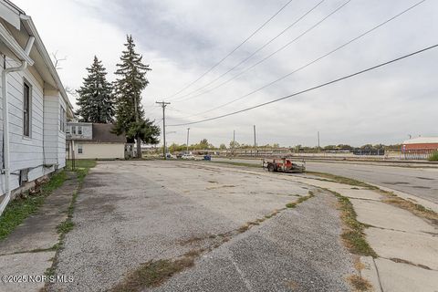 Tiny photo for 729 Chicago Street, Toledo, OH 43611 (MLS # 10000296)