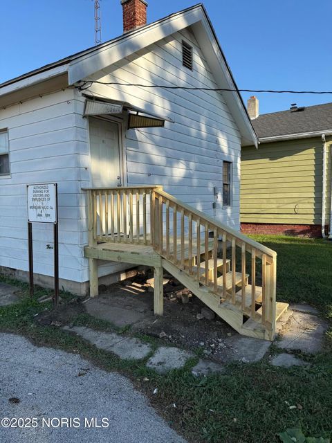 Tiny photo for 729 Chicago Street, Toledo, OH 43611 (MLS # 10000296)