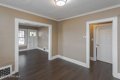 Tiny photo for 729 Chicago Street, Toledo, OH 43611 (MLS # 10000296)