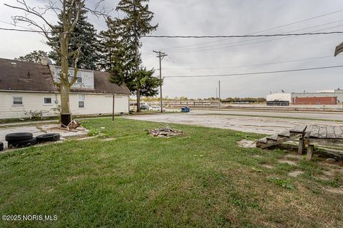 Tiny photo for 729 Chicago Street, Toledo, OH 43611 (MLS # 10000296)