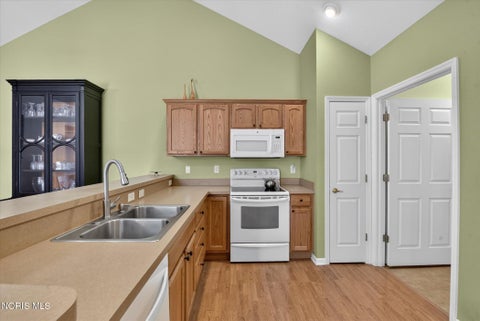 Tiny photo for 9889 Connor Lake Circle, Perrysburg, OH 43551 (MLS # 10012925)