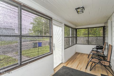 Tiny photo for 821 Elysian Avenue, Toledo, OH 43607 (MLS # 10007457)