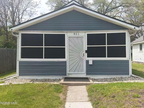 Photo of 821 Elysian Avenue, Toledo, OH 43607 (MLS # 10007457)