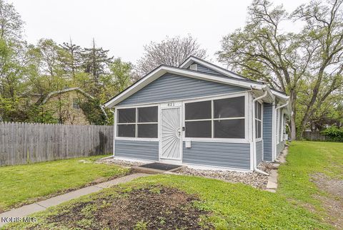 Tiny photo for 821 Elysian Avenue, Toledo, OH 43607 (MLS # 10007457)