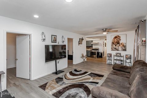 Tiny photo for 821 Elysian Avenue, Toledo, OH 43607 (MLS # 10007457)