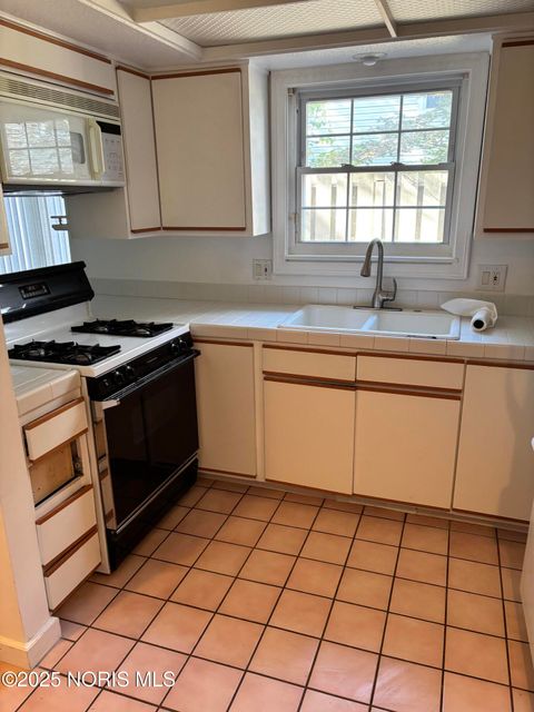 Tiny photo for 5721 Bernath Court # Gl, Toledo, OH 43615 (MLS # 10000463)