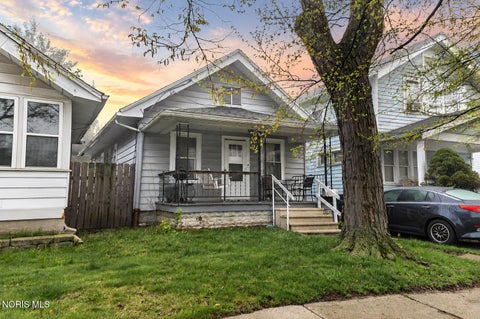 Photo of 1810 Brussels Street, Toledo, OH 43613 (MLS # 10012963)