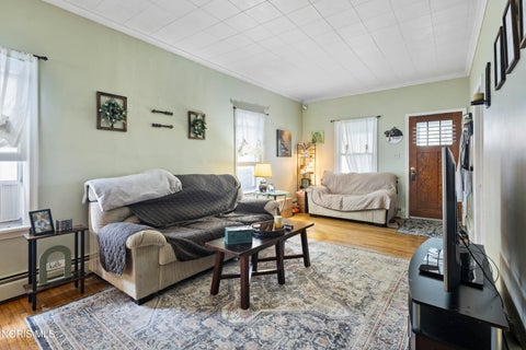 Tiny photo for 1810 Brussels Street, Toledo, OH 43613 (MLS # 10012963)