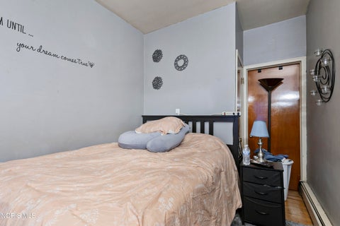 Tiny photo for 1810 Brussels Street, Toledo, OH 43613 (MLS # 10012963)