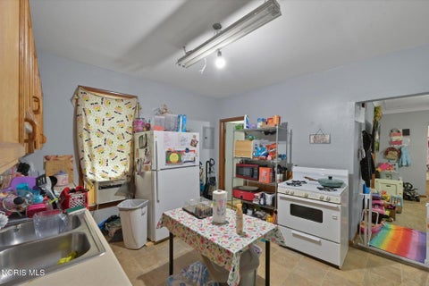 Tiny photo for 960 Willow Avenue, Toledo, OH 43605 (MLS # 10013783)
