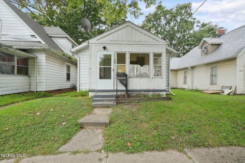 Tiny photo for 960 Willow Avenue, Toledo, OH 43605 (MLS # 10013783)