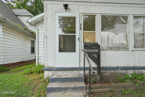 Tiny photo for 960 Willow Avenue, Toledo, OH 43605 (MLS # 10013783)