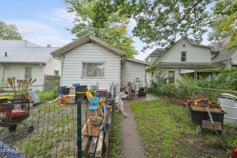 Tiny photo for 960 Willow Avenue, Toledo, OH 43605 (MLS # 10013783)